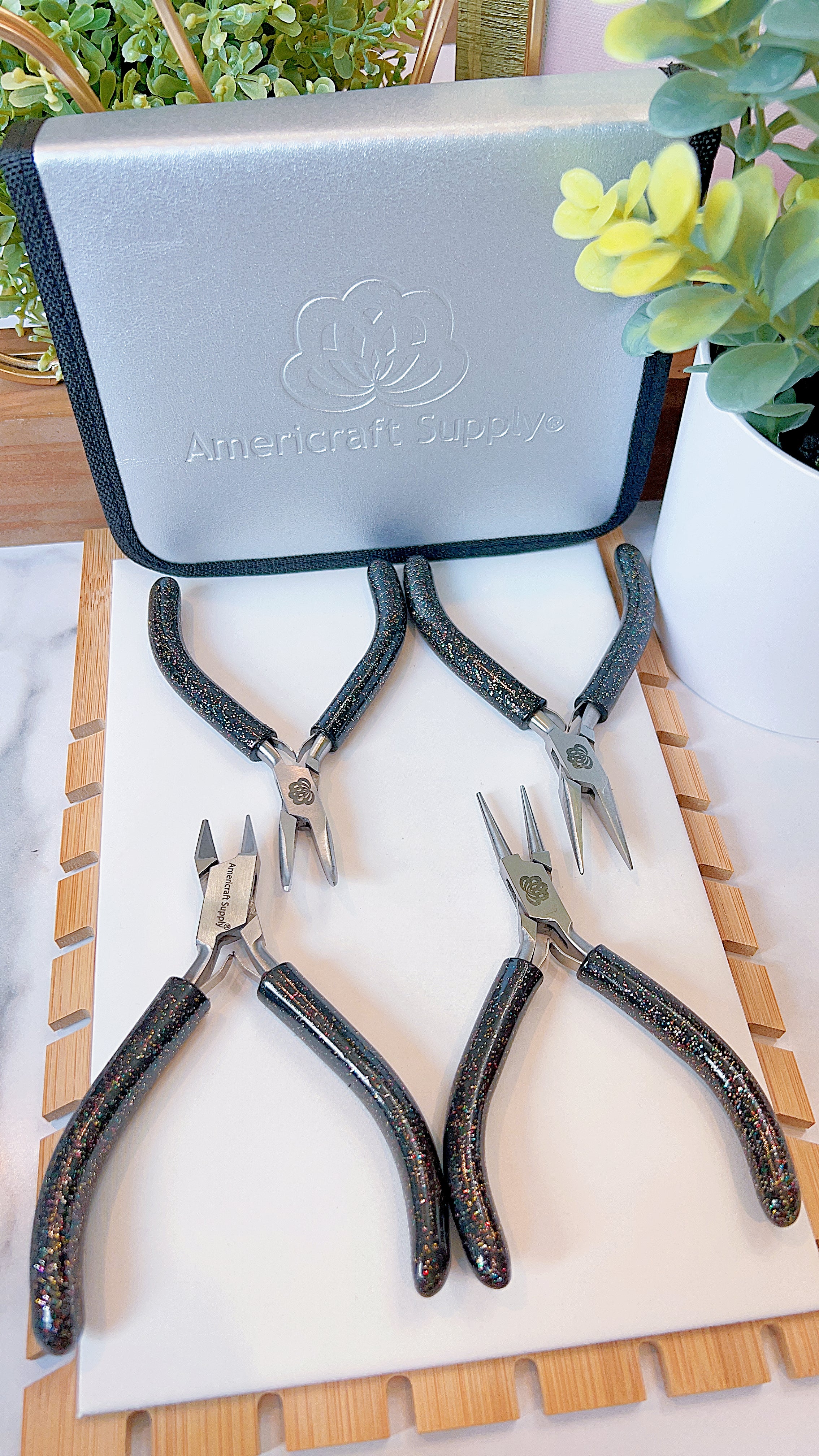 Set of basic pliers for jewelry 4 pcs different colors