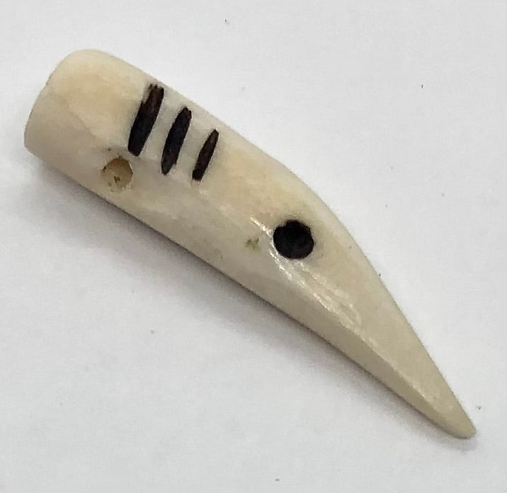 Pendant. Indian tusk style