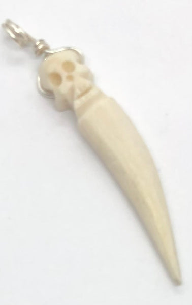 Pendant. Indian tusk style